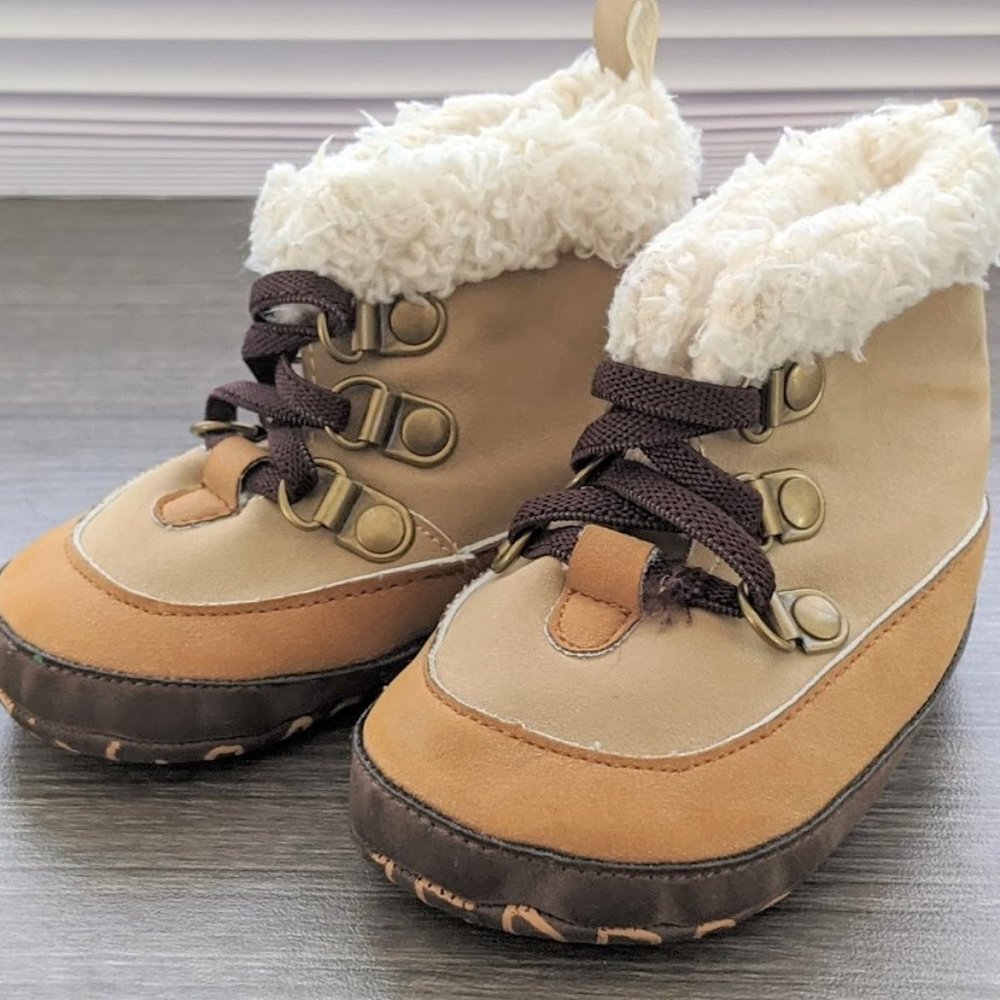 Boys - Baby B'Gosh Shoes - Size 2